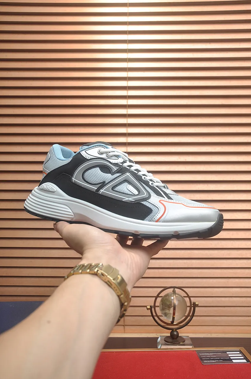 Men's men's shoes 💰: 500💶 (top original order) Brand: Dior (Dior) Standard code: Men's code 38-44 (45 customized) Grade: Same as the official website Material: Top original cowhide spliced ​​together Original wear-resistant and lightweight outsole Style category: Fashionable casual shoes Distinguished luxury brand elements top luxury Color: Actual picture color